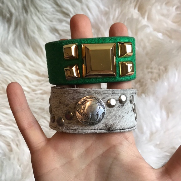 FIVE BRACELET BUNDLE - Picture 4 of 8